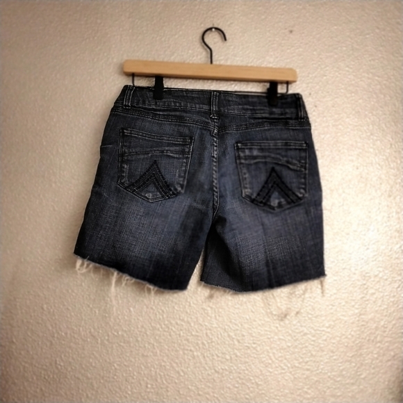 Delias Junior's Denim Cut Offs   Size 7/8 - Picture 2 of 4